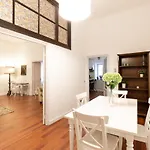 Leonardo Pantheon Apartment